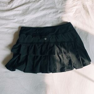 *SOLD ON DEPOP* Black LuLulemon skirt